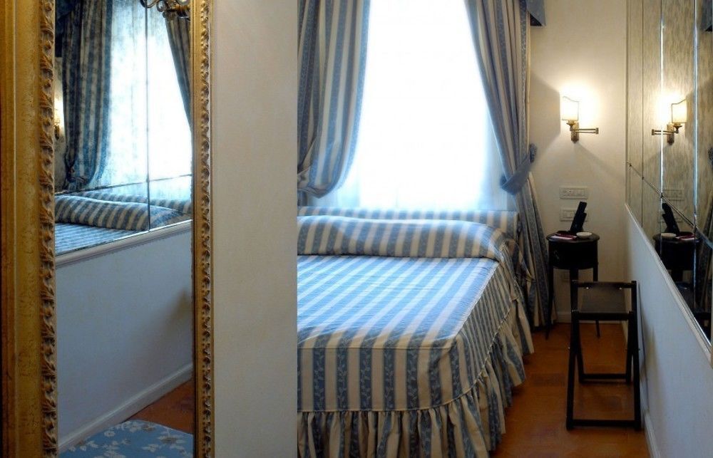 Hotel Relais Dell'Orologio Pisa Exteriör bild