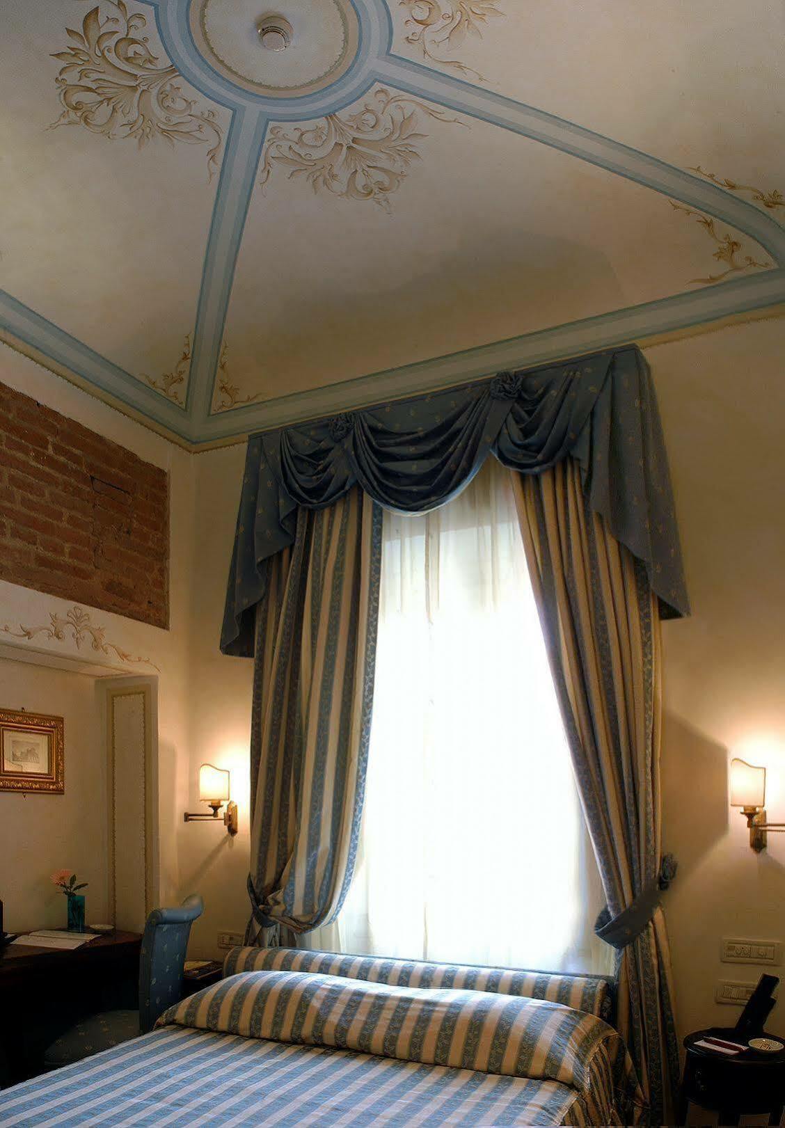 Hotel Relais Dell'Orologio Pisa Exteriör bild